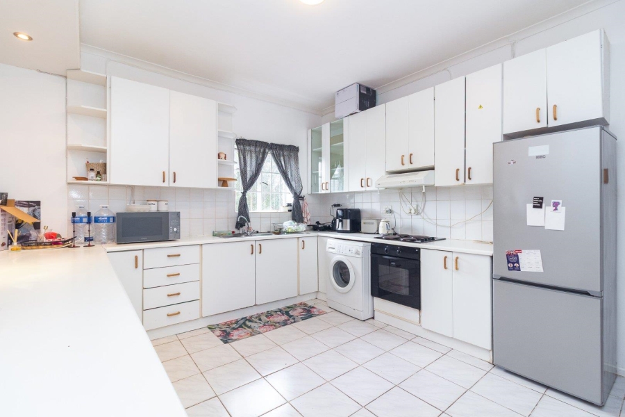 2 Bedroom Property for Sale in Vredehoek Western Cape
